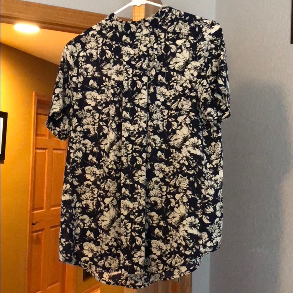 Navy top